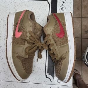 Vintage Nike 1 Utility Teddy Bear Women's Beige Sneakers